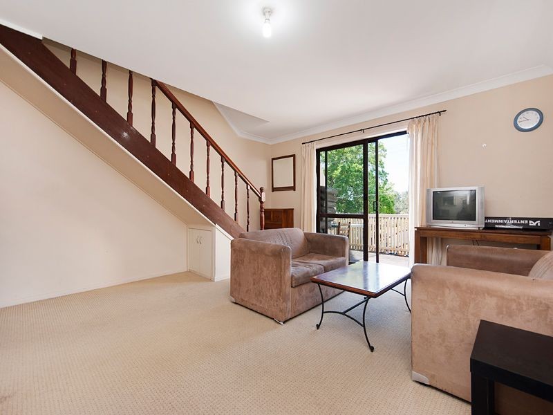 3/77 Warren Street, St Lucia QLD 4067