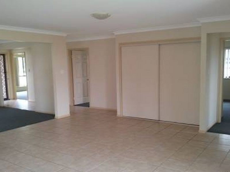 7 Regency Crescent, Moggill QLD 4070