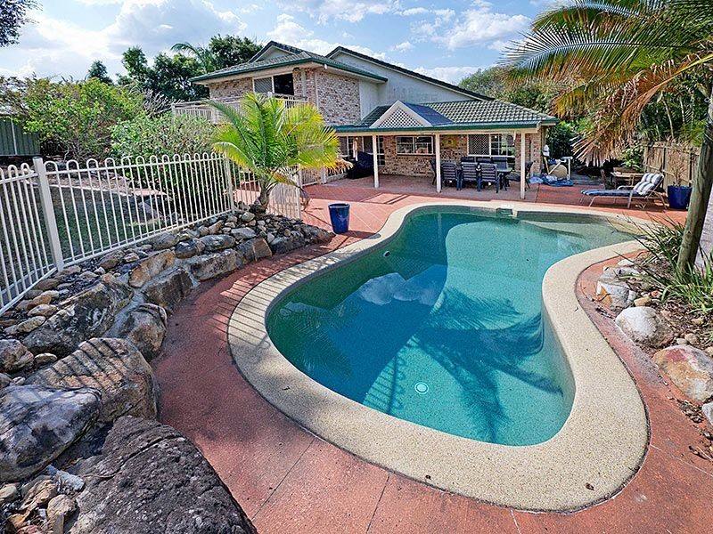 16 Campbell Crescent, Bellbowrie QLD 4070