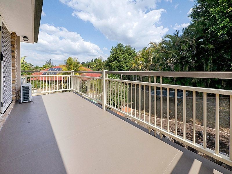 16 Campbell Crescent, Bellbowrie QLD 4070