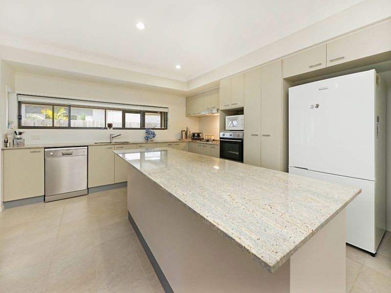 12 Spotted Gum Place, Moggill QLD 4070