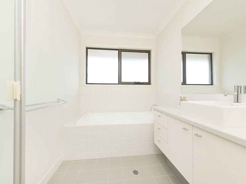 12 Spotted Gum Place, Moggill QLD 4070