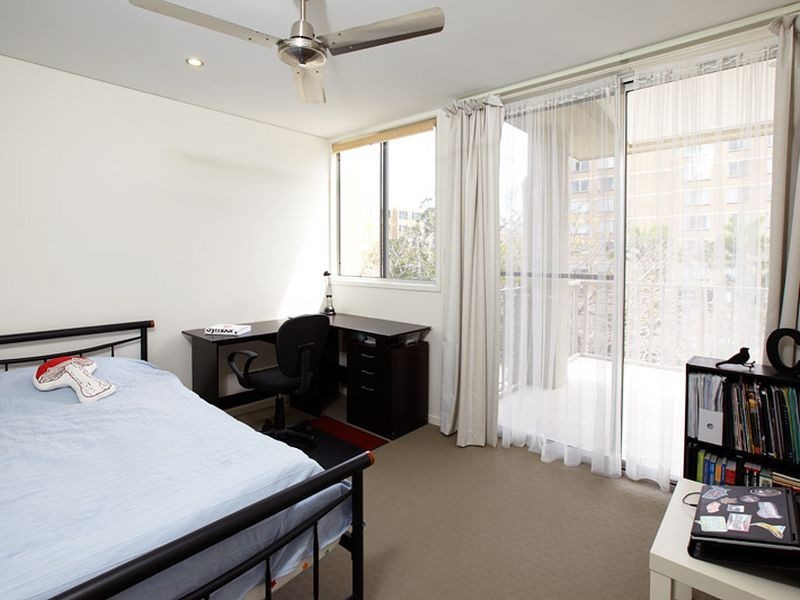 9/119 Macquarie Street, St Lucia QLD 4067