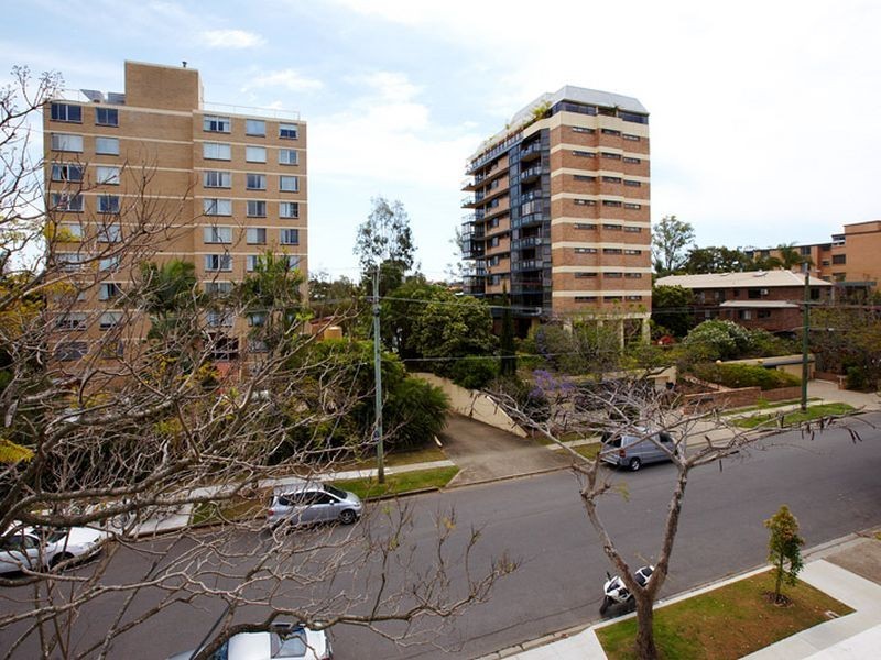 9/119 Macquarie Street, St Lucia QLD 4067