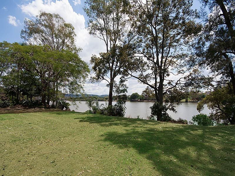 20/136 Macquarie Street, St Lucia QLD 4067