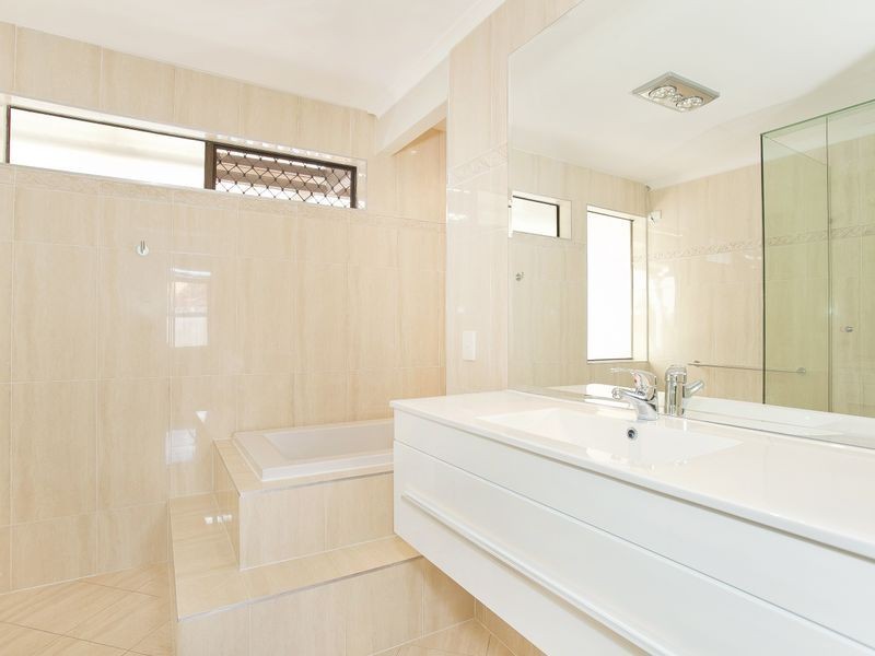 5 Citron Court, Bellbowrie QLD 4070