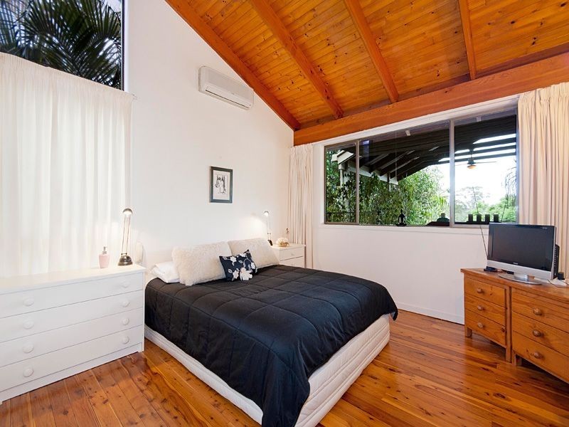 6 Melinda Street, Kenmore QLD 4069