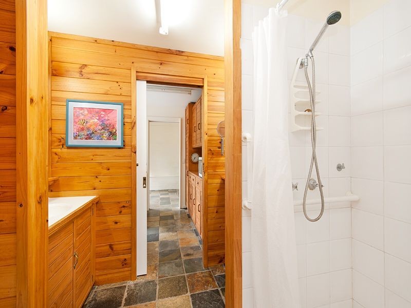 6 Melinda Street, Kenmore QLD 4069