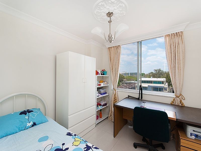 15/122 Macquarie Street, St Lucia QLD 4067