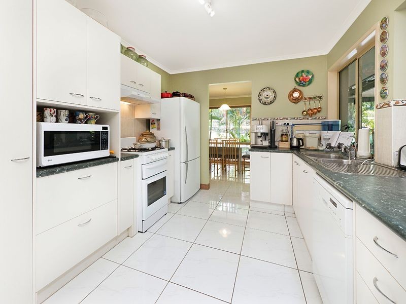 17 Omeo Grove, Karana Downs QLD 4306