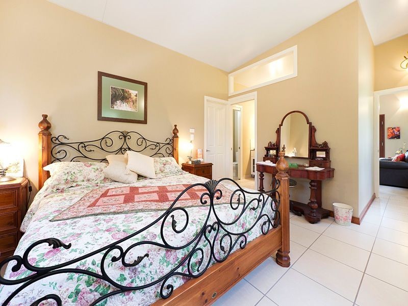 17 Omeo Grove, Karana Downs QLD 4306