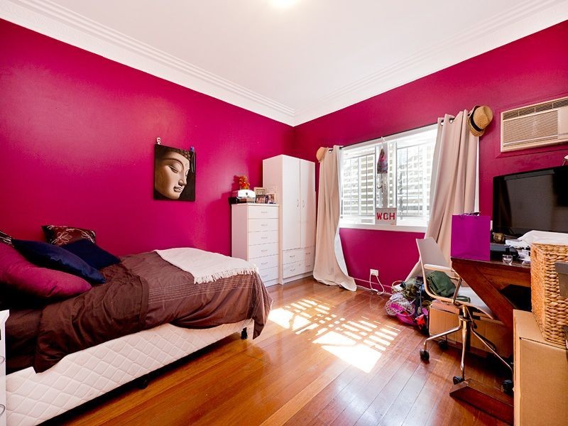 10 Newcross Street, Indooroopilly QLD 4068