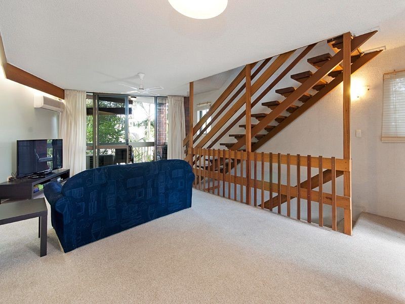 1/46 Newcross Street, Indooroopilly QLD 4068