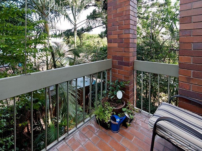 1/46 Newcross Street, Indooroopilly QLD 4068