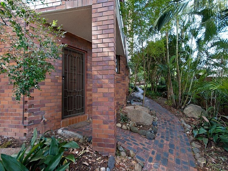 1/46 Newcross Street, Indooroopilly QLD 4068