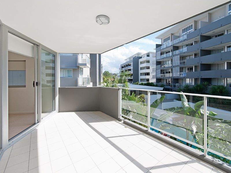 126/95 Clarence Road, Indooroopilly QLD 4068