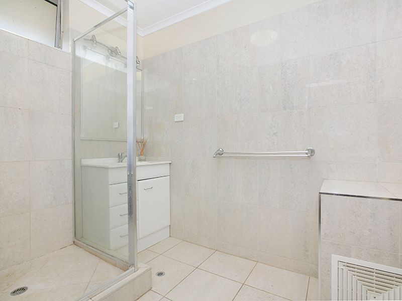 4/15 Newcross Street, Indooroopilly QLD 4068