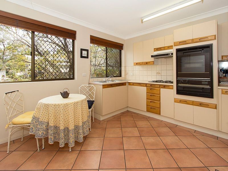 2/10 Cadell Street, Toowong QLD 4066