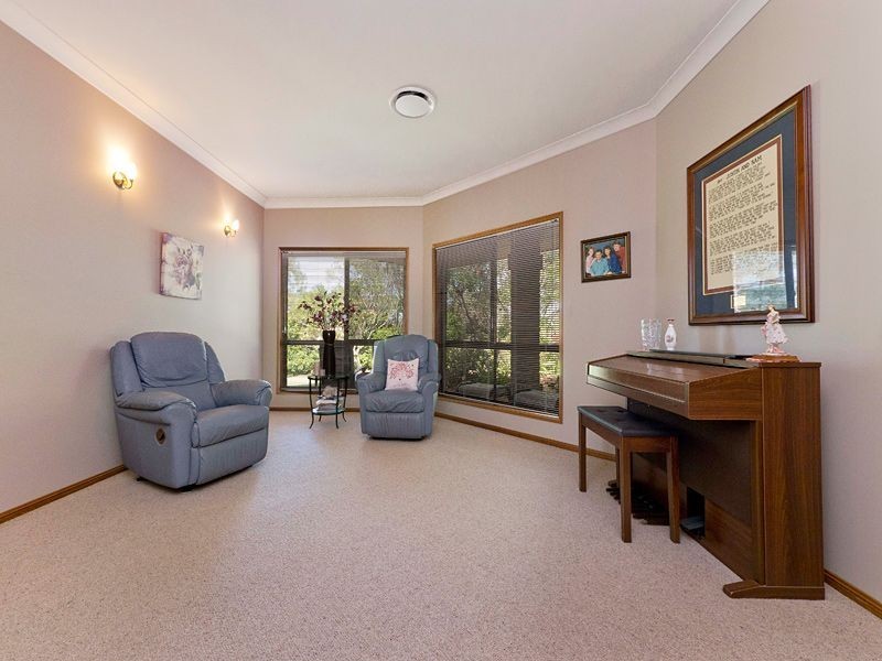 63 Sugarwood Street, Bellbowrie QLD 4070