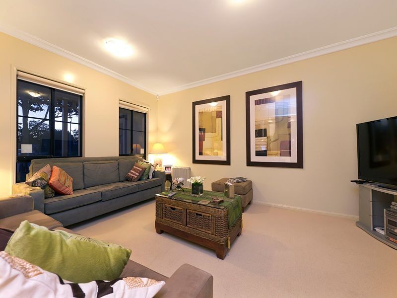 53 Crestwood Place, Moggill QLD 4070