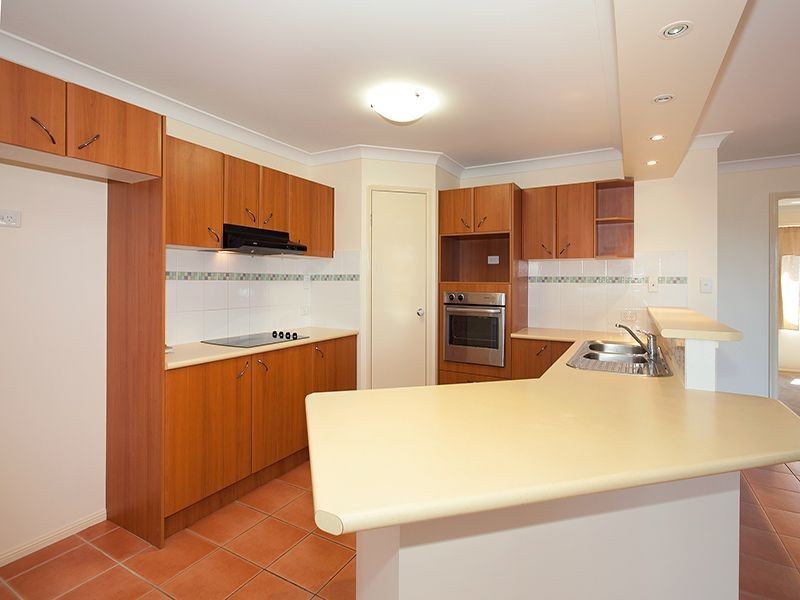 20 Gleneagles Crescent, Oxley QLD 4075