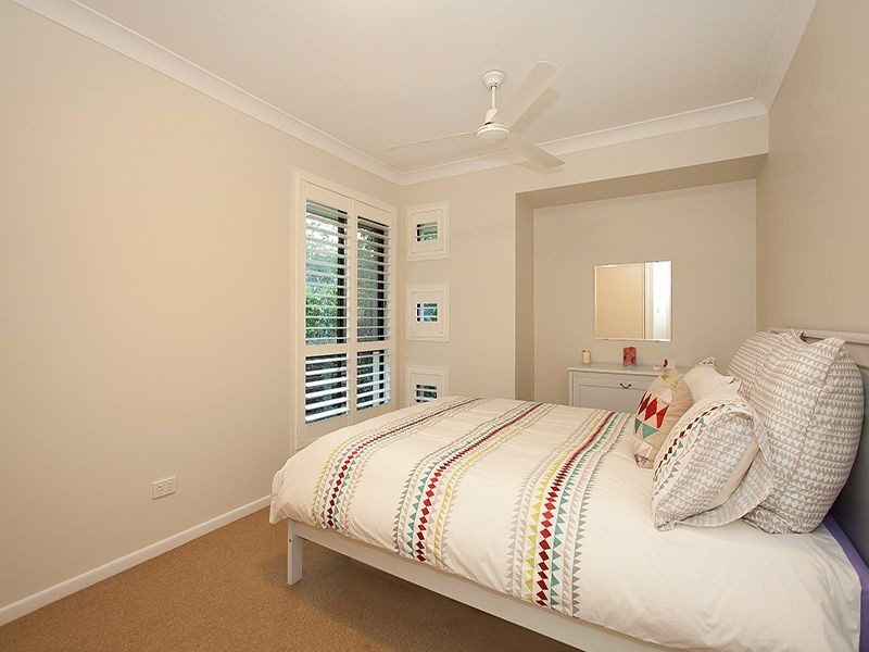 16 Ellerwood Place, Sinnamon Park QLD 4073