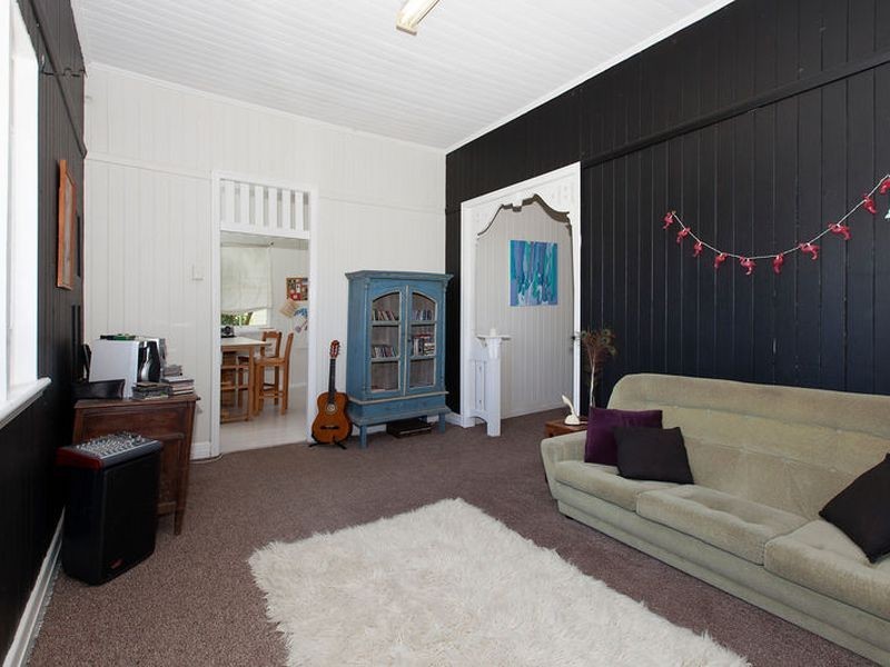 17 Crowther Street, West End QLD 4101