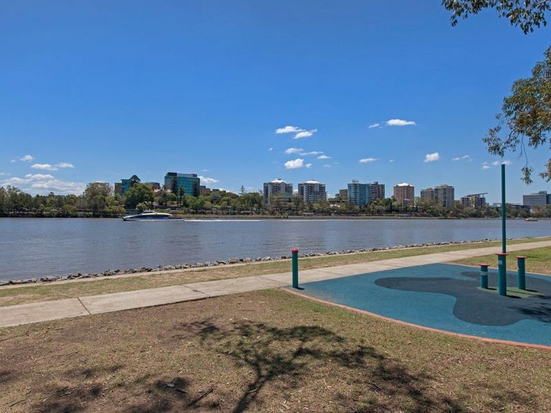 17 Crowther Street, West End QLD 4101