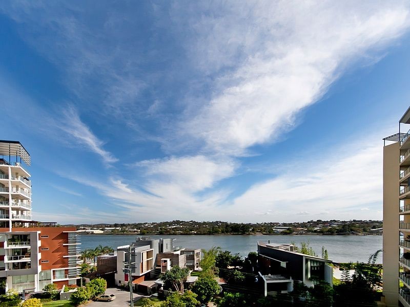 10507/8 Harbour Road, Hamilton QLD 4007