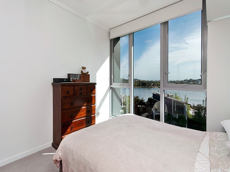 10507/8 Harbour Road, Hamilton QLD 4007