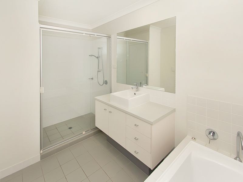 18 Witty Road, Moggill QLD 4070