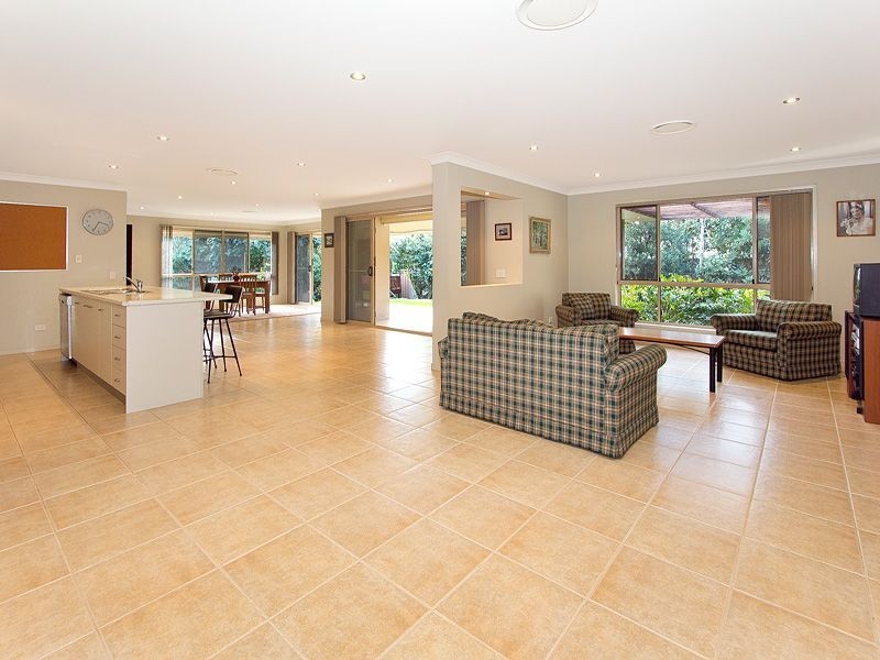 11 Zoe Place, Moggill QLD 4070