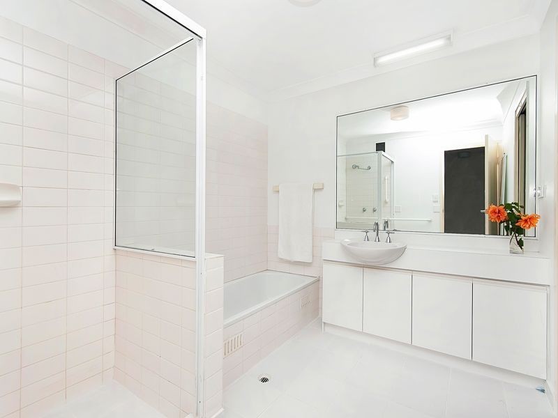 23/22-26 Warren Street, St Lucia QLD 4067