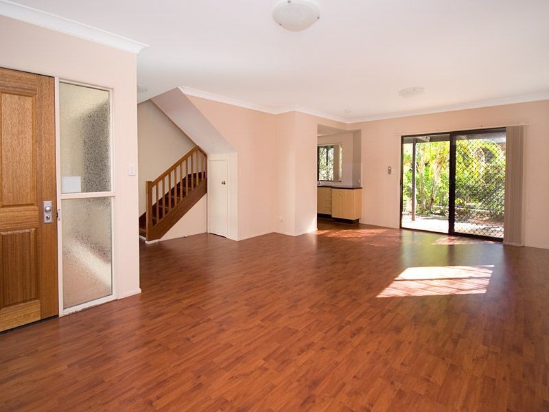 3/56 Central Avenue, Indooroopilly QLD 4068