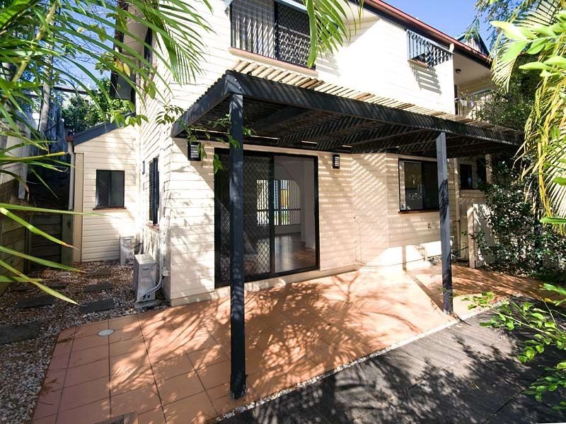 3/56 Central Avenue, Indooroopilly QLD 4068