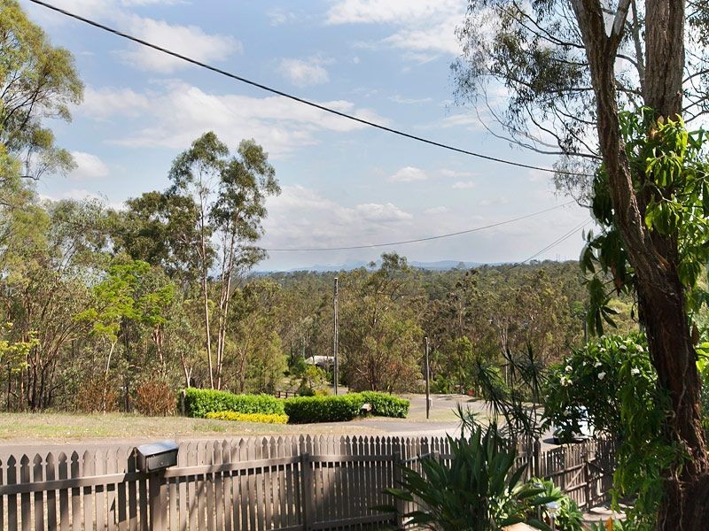 1 Quahlee Grove, Karana Downs QLD 4306