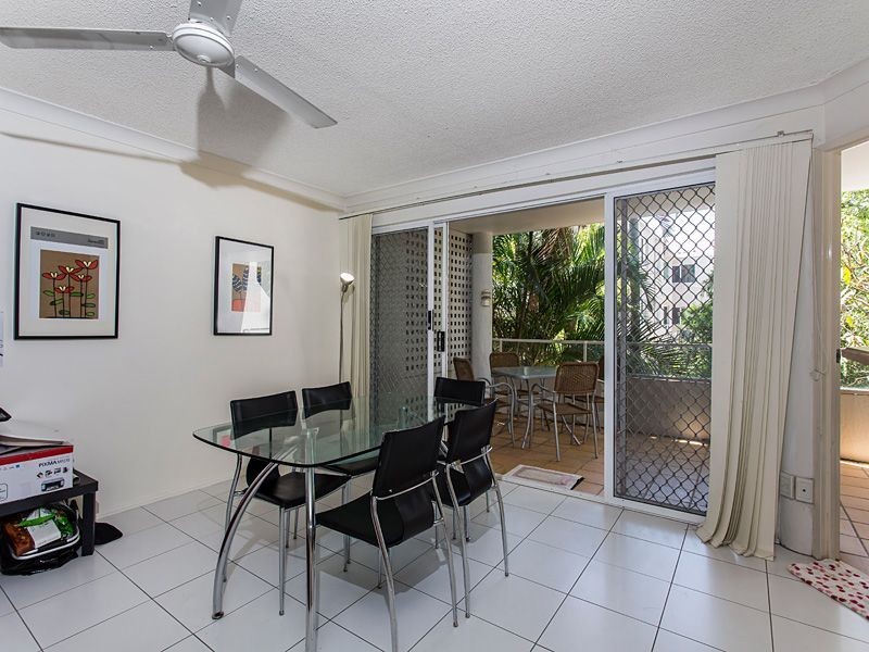 2/214 Sir Fred Schonell Drive, St Lucia QLD 4067