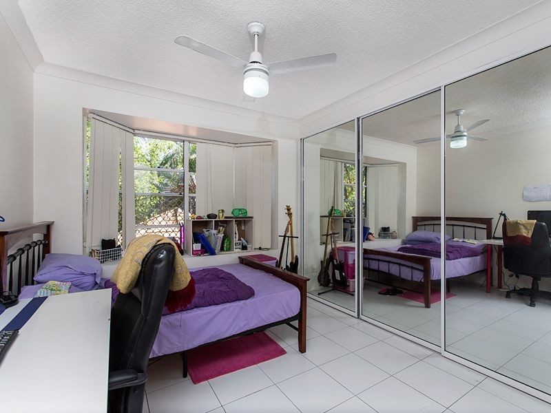 2/214 Sir Fred Schonell Drive, St Lucia QLD 4067