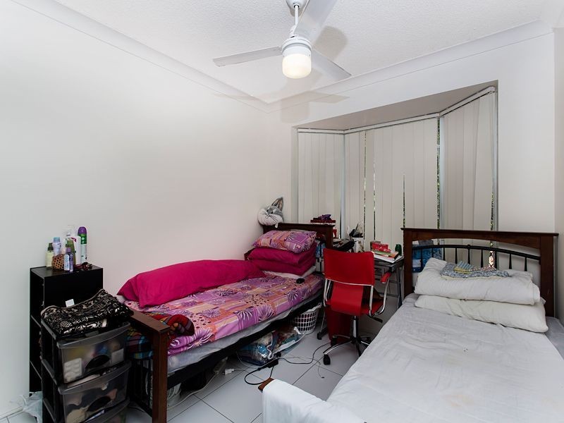 2/214 Sir Fred Schonell Drive, St Lucia QLD 4067