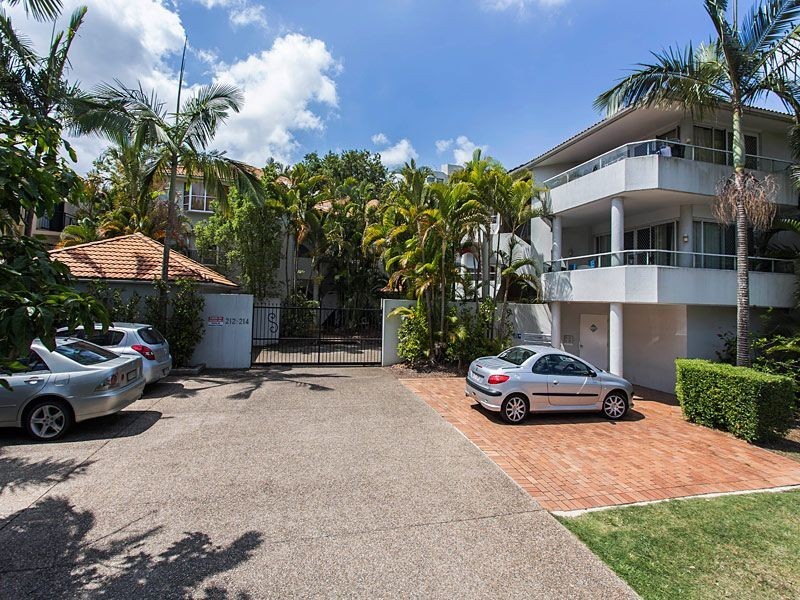 2/214 Sir Fred Schonell Drive, St Lucia QLD 4067