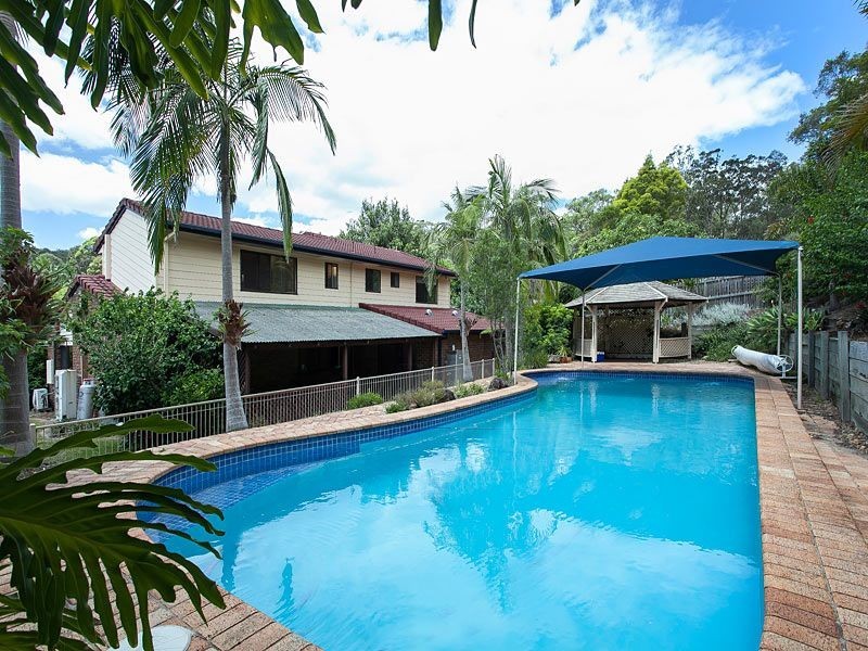4 Tillbrook Street, Chapel Hill QLD 4069