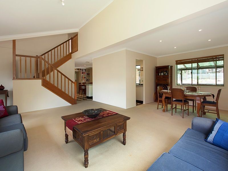 4 Tillbrook Street, Chapel Hill QLD 4069
