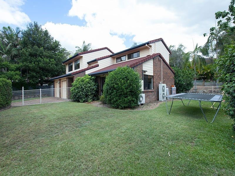 4 Tillbrook Street, Chapel Hill QLD 4069