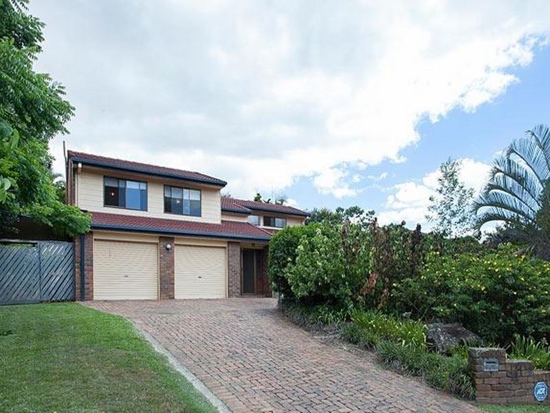 4 Tillbrook Street, Chapel Hill QLD 4069