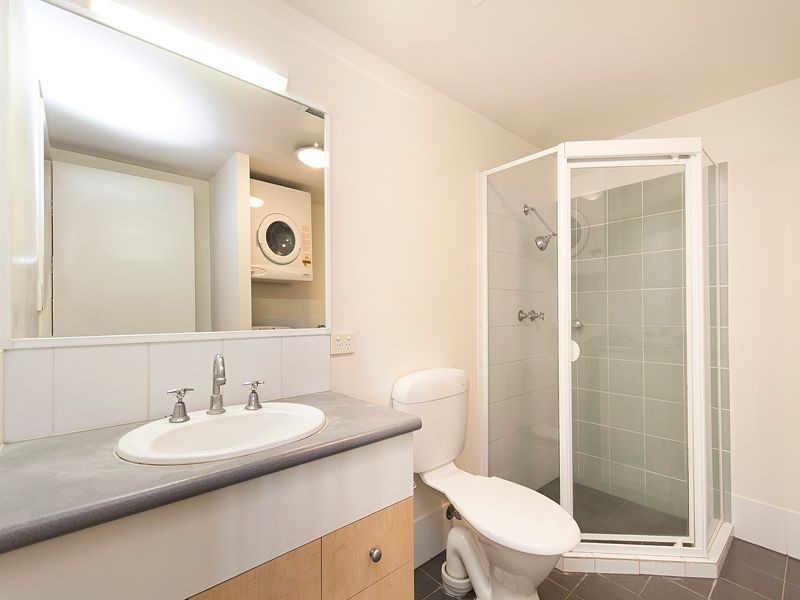 101/300 Sir Fred Schonell Drive, St Lucia QLD 4067