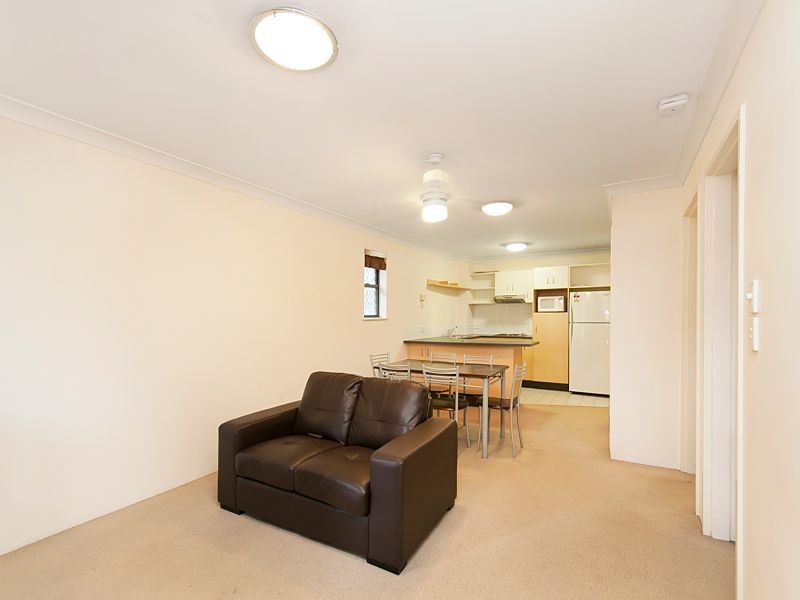101/300 Sir Fred Schonell Drive, St Lucia QLD 4067