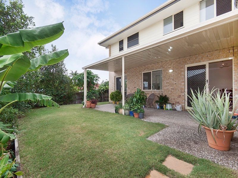2/4 Woodswallow Place, Bellbowrie QLD 4070