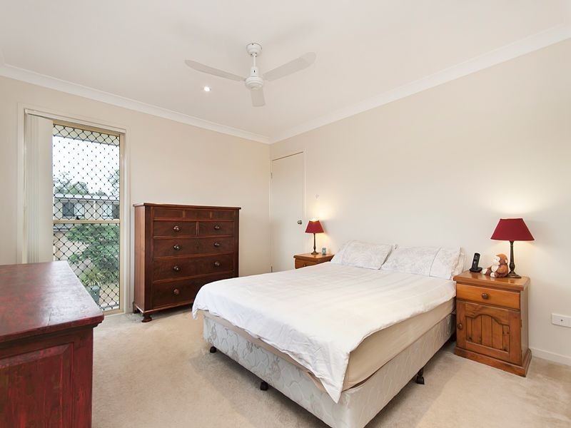 2/4 Woodswallow Place, Bellbowrie QLD 4070