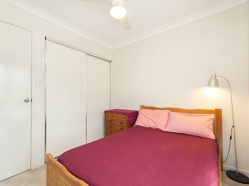 2/4 Woodswallow Place, Bellbowrie QLD 4070