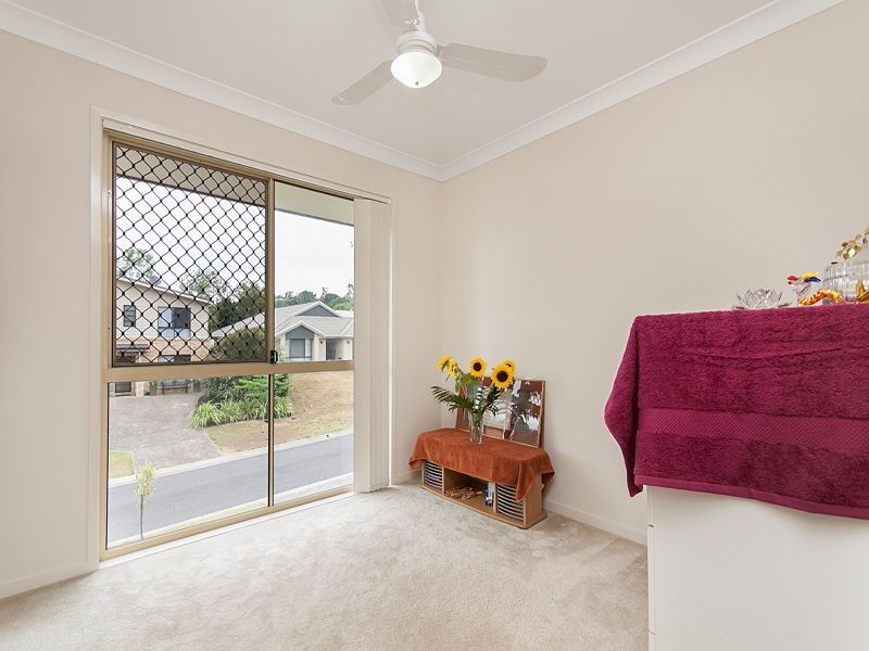 2/4 Woodswallow Place, Bellbowrie QLD 4070